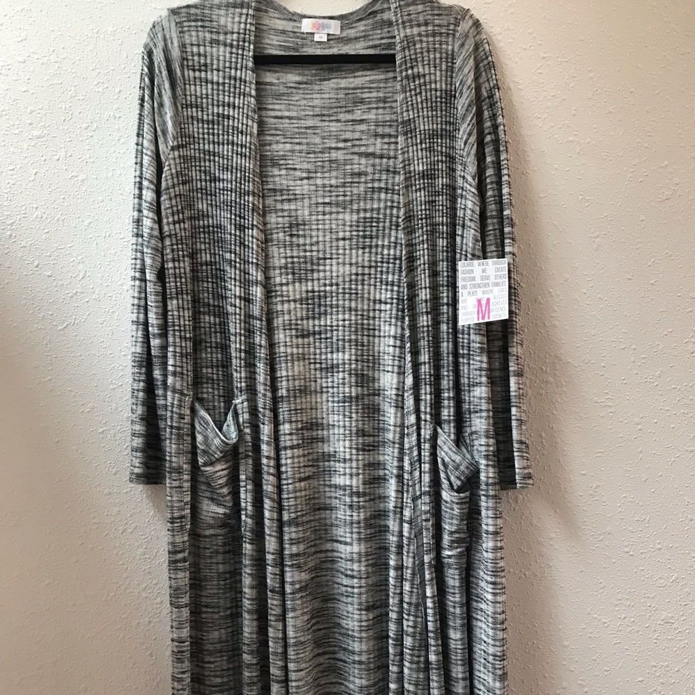 Size Medium LuLaRoe Sarah Cardigan